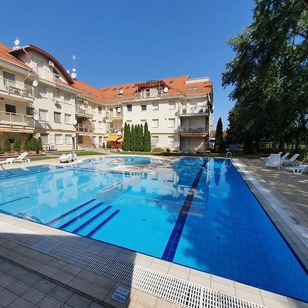 Relax Wellness Manzard Hajduszoboszlo公寓 外观 照片