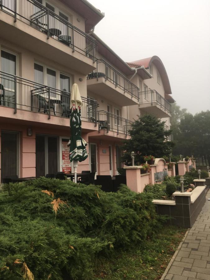 Relax Wellness Manzard Hajduszoboszlo公寓 外观 照片